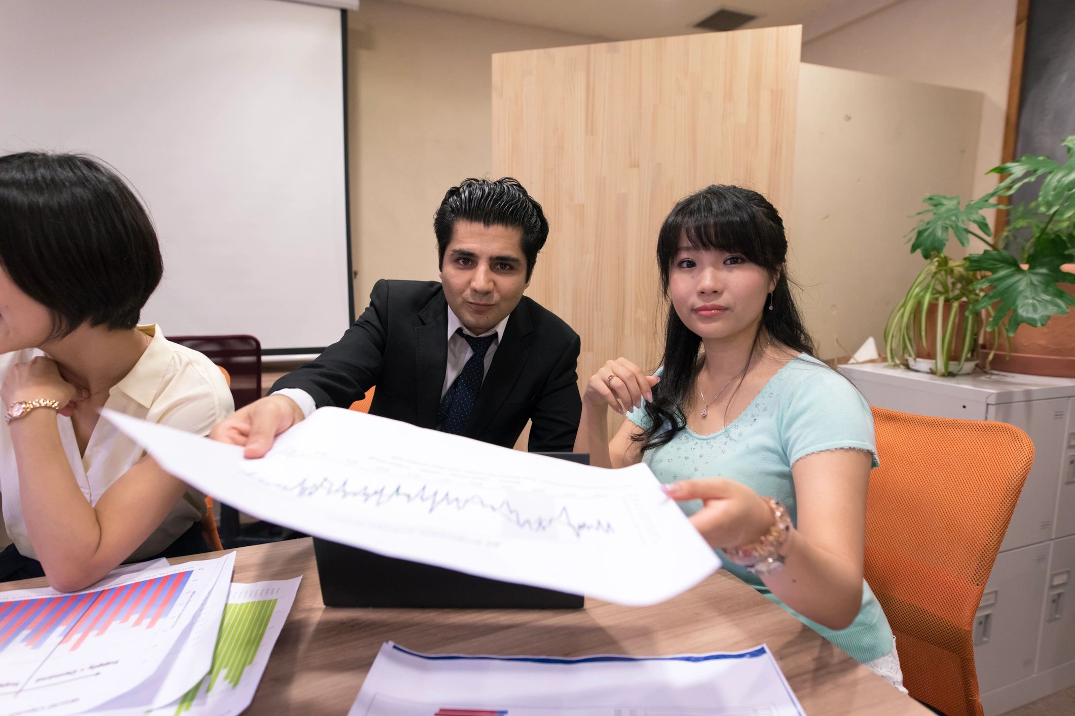 Análisis financiero personalizado en computadora